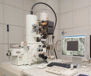 Microscopia Eletrônica de Transmissão (MET)